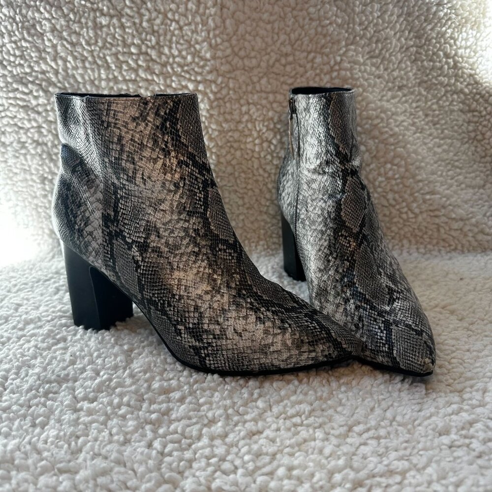 14th & Union Faux Leather Snake Print Ankle Boots Size 8 NWOT